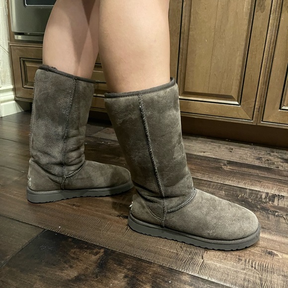 UGG BOOTS!! - Picture 2 of 7